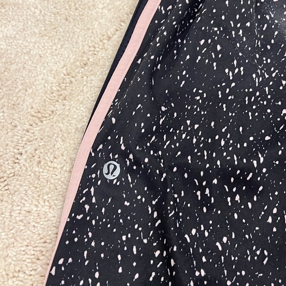 Lululemon C5 yoga Pants with Light Pink Piping  Size 4 - Picture 8 of 8